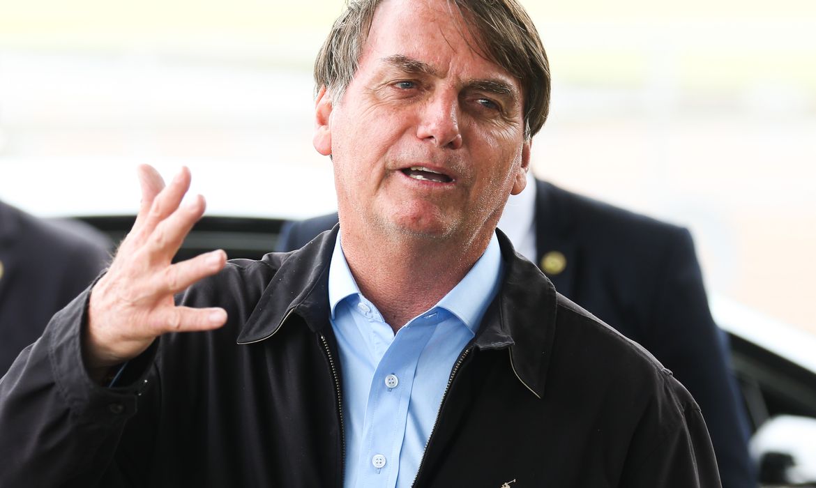 Jair Bolsonaro defende reabertura do comércio 'com responsabilidade'